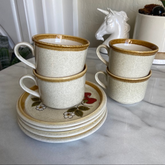VINTAGE • 60s Mikasa Teacup and Saucer 4 Set Cottagecore Stone Manor Strawberry - Picture 4 of 10